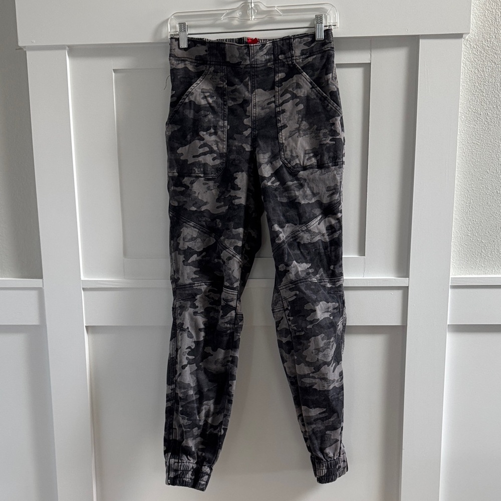 SPANX Black Camouflage Twill Pants - Army
